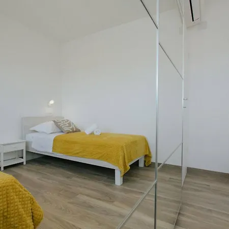 Spacious Luxury * トロギール