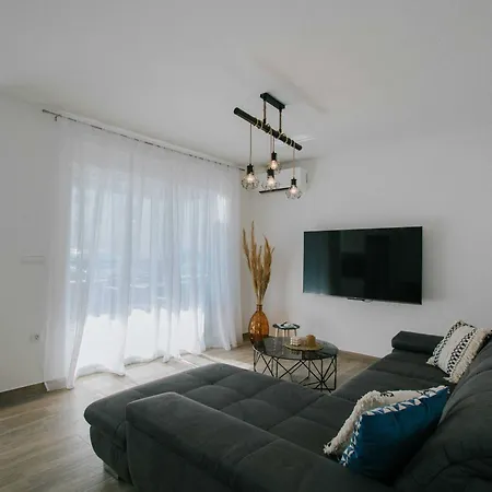 Spacious Luxury شقة *