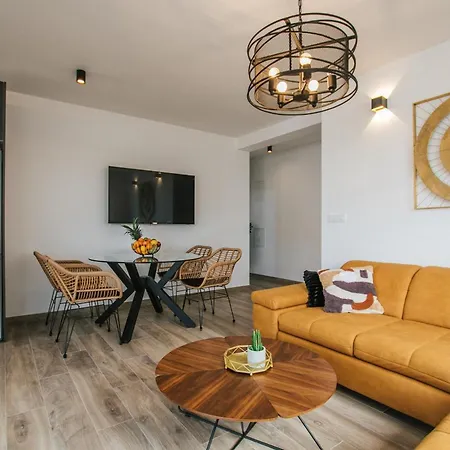 Lägenhet Spacious Luxury Trogir